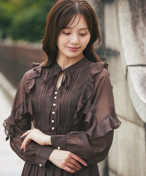 tocco closet(トッコ クローゼット)の「リボン付きフリルレースピンタックラメシアーワンピース(ワンピース・レディース・ブラウン/ラベンダー・M)」の8枚目の写真