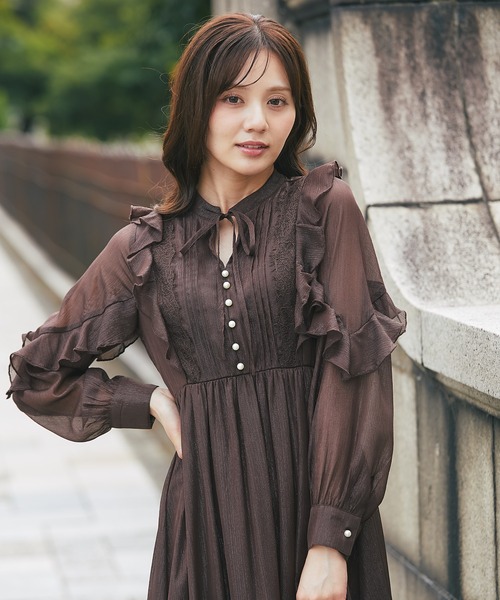 tocco closet(トッコ クローゼット)の「リボン付きフリルレースピンタックラメシアーワンピース(ワンピース・レディース・ブラウン/ラベンダー・M)」の9枚目の写真
