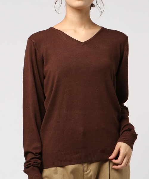 Re:EDIT（リエディ）の「お家で洗えるレーヨンナイロンVネックハイゲージニットトップス（ニット/セーター・レディース・ベージュ/ネイビー/ラベンダー/プラム/ホワイト/ピンク/ホワイト×ブラック/グレー/ブラック/サックスブルー/パープル/レッド/カーキ/イエロー/ブルー/ブラウン/グリーン/オレンジ/モカ/ワイン/マスタード・MEDIUM/LARGE）」の6枚目の写真