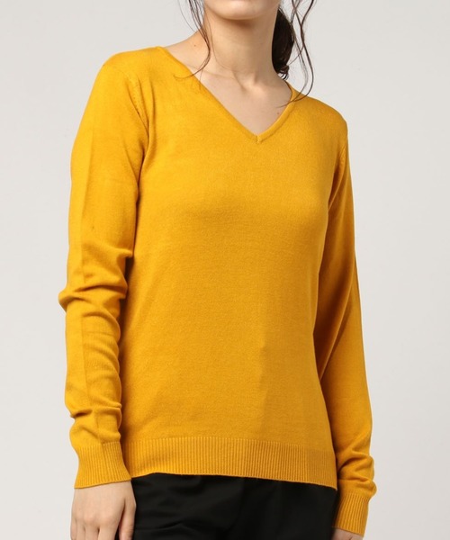 Re:EDIT（リエディ）の「お家で洗えるレーヨンナイロンVネックハイゲージニットトップス（ニット/セーター・レディース・ベージュ/ネイビー/ラベンダー/プラム/ホワイト/ピンク/ホワイト×ブラック/グレー/ブラック/サックスブルー/パープル/レッド/カーキ/イエロー/ブルー/ブラウン/グリーン/オレンジ/モカ/ワイン/マスタード・MEDIUM/LARGE）」の18枚目の写真