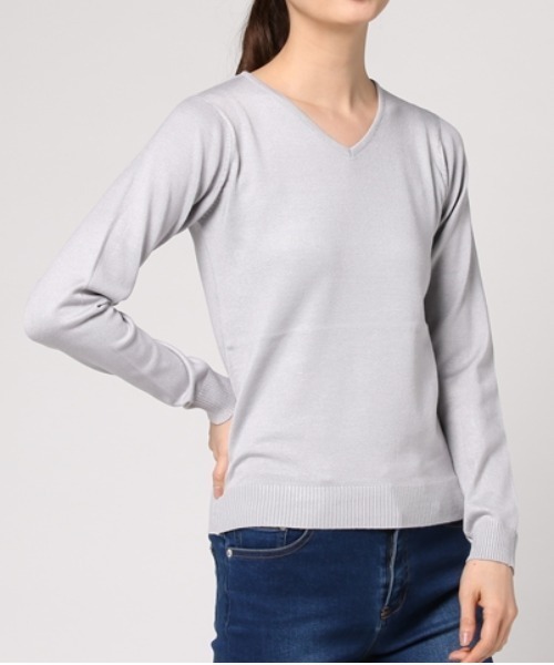 Re:EDIT（リエディ）の「お家で洗えるレーヨンナイロンVネックハイゲージニットトップス（ニット/セーター・レディース・ベージュ/ネイビー/ラベンダー/プラム/ホワイト/ピンク/ホワイト×ブラック/グレー/ブラック/サックスブルー/パープル/レッド/カーキ/イエロー/ブルー/ブラウン/グリーン/オレンジ/モカ/ワイン/マスタード・MEDIUM/LARGE）」の5枚目の写真
