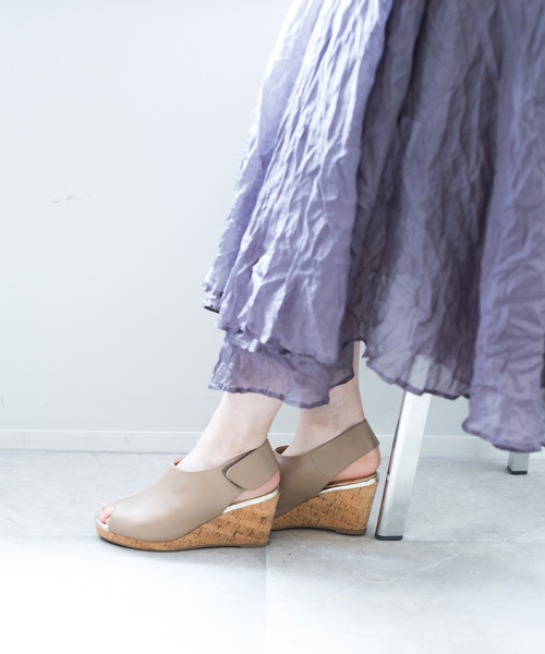 enchanted(エンチャンテッド)の「【enchanted】 カバーベルクロサンダル / 17041(サンダル・レディース・ホワイト/ベージュ/グレー/ブラック・1/3/0/4/2)」の4枚目の写真