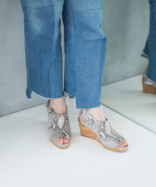 enchanted(エンチャンテッド)の「【enchanted】 カバーベルクロサンダル / 17041(サンダル・レディース・ホワイト/ベージュ/グレー/ブラック・1/3/0/4/2)」の3枚目の写真