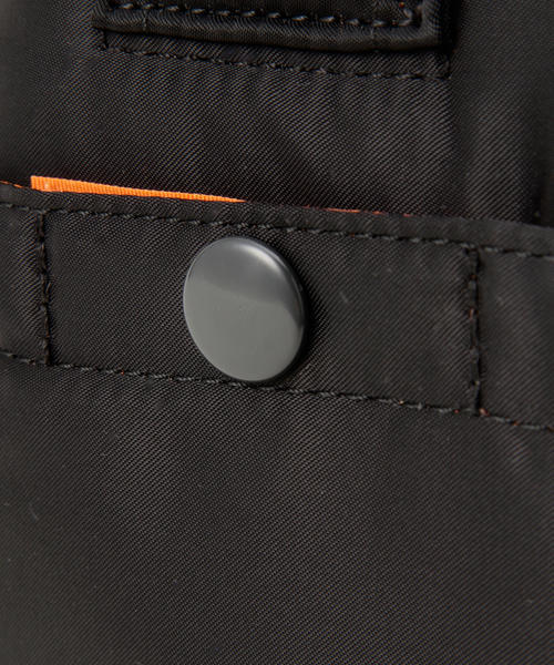 PORTER（ポーター）の「PORTER TANKER BOSTON BAG <B印 YOSHIDA SELECT>（ボストンバッグ・メンズ・ブラック・ONE SIZE）」の9枚目の写真