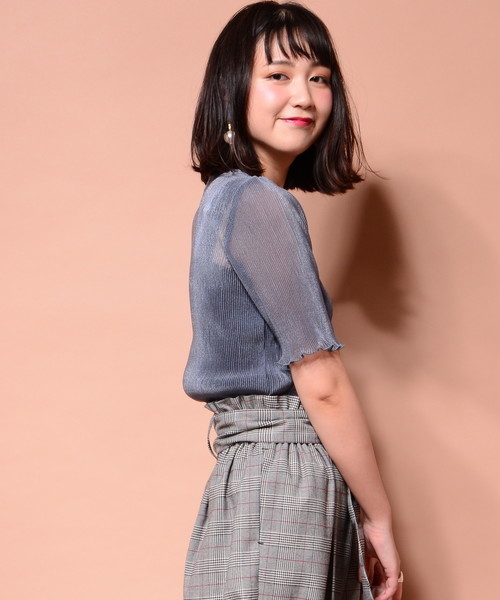 natural couture（ナチュラルクチュール）の「キラっとプリーツメローブラウス（シャツ/ブラウス・レディース・レッド/ブラック/アイボリー/ブルー・FREE）」の4枚目の写真