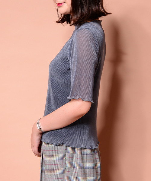 natural couture（ナチュラルクチュール）の「キラっとプリーツメローブラウス（シャツ/ブラウス・レディース・レッド/ブラック/アイボリー/ブルー・FREE）」の16枚目の写真