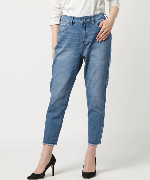 Green　Parks（グリーンパークス）の「甘織りテーパードデニムパンツ（その他パンツ・レディース・インディゴブルー/ワンウォッシュ/ライトインディゴブルー・MEDIUM/LARGE）」の3枚目の写真