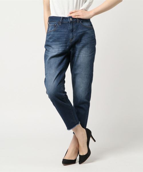 Green　Parks（グリーンパークス）の「甘織りテーパードデニムパンツ（その他パンツ・レディース・インディゴブルー/ワンウォッシュ/ライトインディゴブルー・MEDIUM/LARGE）」の2枚目の写真