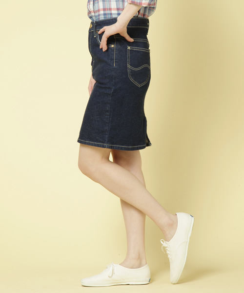 Lee（リー）の「[Lee(リー）] tight デニムスカート（デニムスカート・レディース・ネイビー・SMALL/MEDIUM）」の2枚目の写真