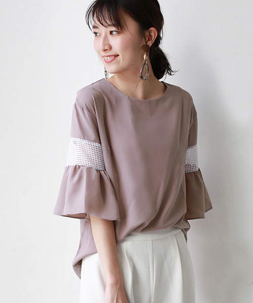 REAL CUBE（リアルキューブ）の「REAL CUBE メッシュフレアスリーブブラウス（シャツ/ブラウス・レディース・ベージュ/ネイビー/オフホワイト/カーキ/マスタード/ラベンダー/スモークピンク・40/38）」の7枚目の写真