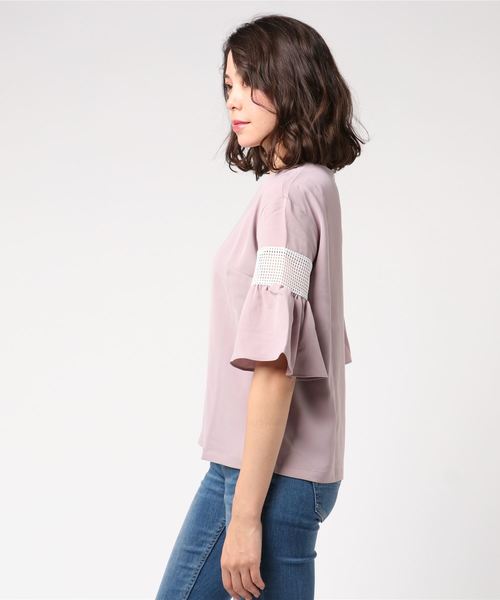 REAL CUBE（リアルキューブ）の「REAL CUBE メッシュフレアスリーブブラウス（シャツ/ブラウス・レディース・ベージュ/ネイビー/オフホワイト/カーキ/マスタード/ラベンダー/スモークピンク・40/38）」の8枚目の写真