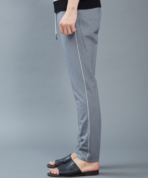 5351 POUR LES HOMMES（ゴーサンゴーイチプールオム）の「サイドラインカノコスラックス（スラックス・メンズ・ブラック/ネイビー/グレー・44/46/48）」の22枚目の写真