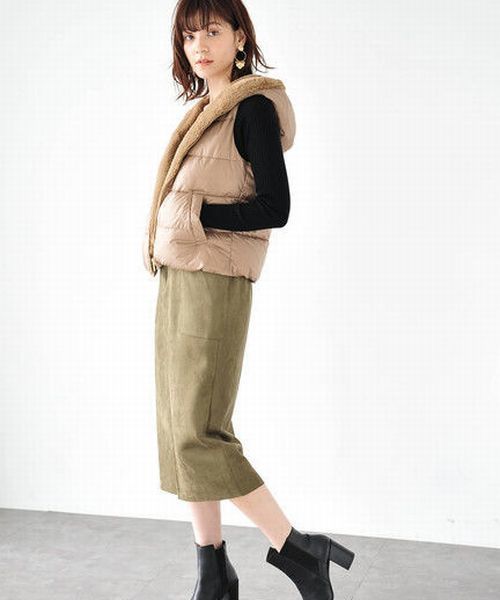 YECCA VECCA(イェッカヴェッカ)の「フェイクスエードポケットスカート(スカート・レディース・グレー/カーキ/キャメル・FREE)」の1枚目の写真