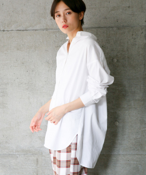 LOWRYS FARM（ローリーズファーム）の「チュニックシャツ　809004（シャツ/ブラウス・レディース・オフホワイト/ブラック/ベージュ/ストライプ・FREE）」の2枚目の写真