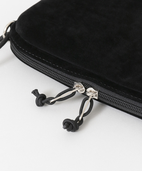 ITEMS URBANRESEARCH（アイテムズ アーバンリサーチ）の「ポリスエードサコッシュ（ショルダーバッグ・メンズ・ブラック/ベージュ/ブラウン・ONE）」の9枚目の写真