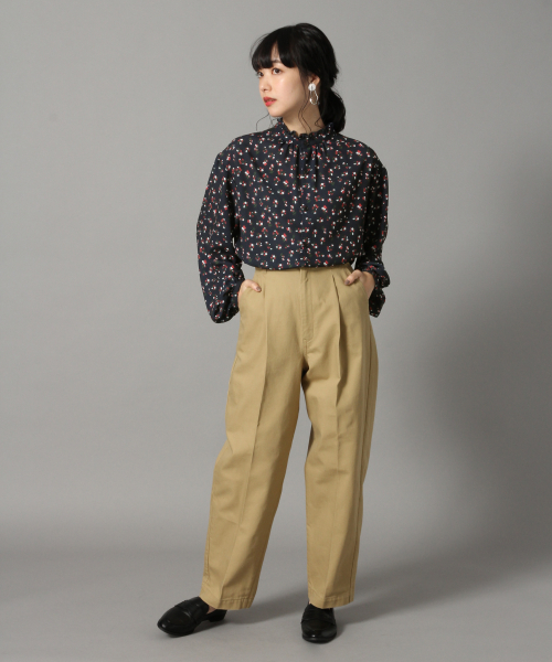 LOWRYS FARM（ローリーズファーム）の「フラワースタンドブラウス　824480（シャツ/ブラウス・レディース・ブラック/グリーン/ネイビー・FREE）」の5枚目の写真