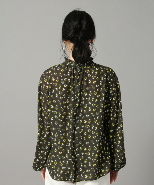 LOWRYS FARM（ローリーズファーム）の「フラワースタンドブラウス　824480（シャツ/ブラウス・レディース・ブラック/グリーン/ネイビー・FREE）」の7枚目の写真