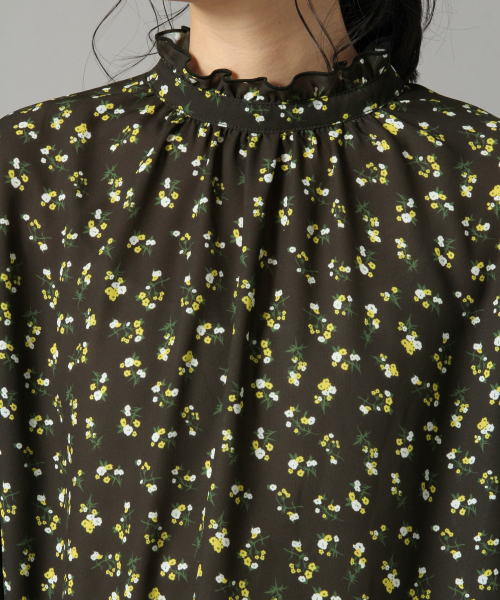 LOWRYS FARM（ローリーズファーム）の「フラワースタンドブラウス　824480（シャツ/ブラウス・レディース・ブラック/グリーン/ネイビー・FREE）」の8枚目の写真
