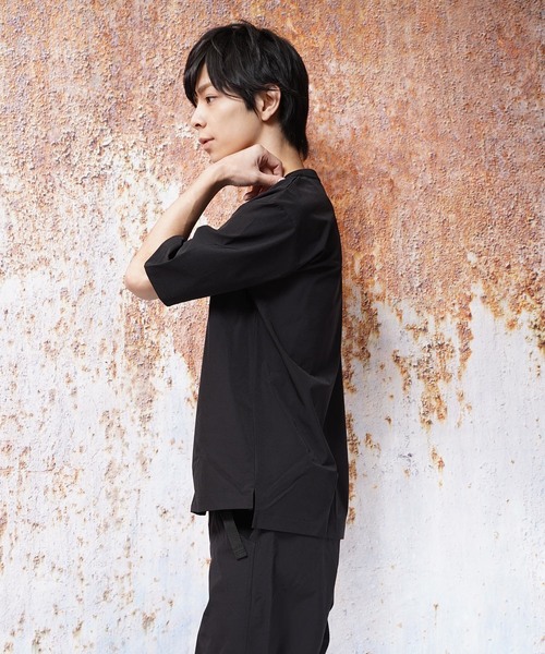 おしゃれスタ(オシャレスタ)の「ナイロンストレッチクルーネックTシャツ(IR)(Tシャツ/カットソー・メンズ・ブラック/ベージュ/ネイビー/カーキ・M/L/XL)」の12枚目の写真