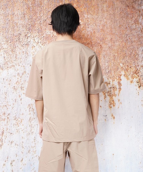 おしゃれスタ(オシャレスタ)の「ナイロンストレッチクルーネックTシャツ(IR)(Tシャツ/カットソー・メンズ・ブラック/ベージュ/ネイビー/カーキ・M/L/XL)」の7枚目の写真