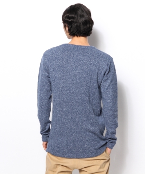 AZUL by moussy（アズールバイマウジー）の「ミックスニットソーVネック長袖PO（ニット/セーター・メンズ・トップグレー/サーモンピンク/ネイビー・X-LARGE/LARGE/MEDIUM/SMALL/X-SMALL）」の8枚目の写真