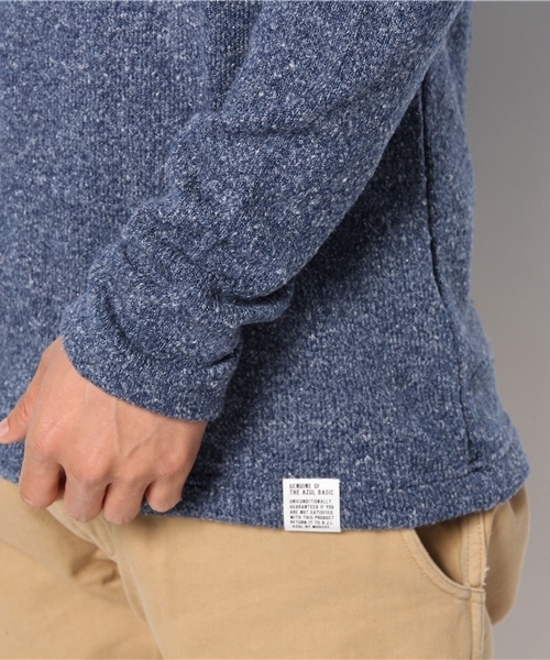 AZUL by moussy（アズールバイマウジー）の「ミックスニットソーVネック長袖PO（ニット/セーター・メンズ・トップグレー/サーモンピンク/ネイビー・X-LARGE/LARGE/MEDIUM/SMALL/X-SMALL）」の4枚目の写真