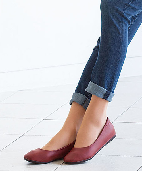 BELLUNA（ベルーナ）の「ゆったりワイズインヒールはっ水パンプス（パンプス・レディース・ネイビー/グレー/ブラウン/ブラック/ベージュ/ワイン・SMALL/MEDIUM/X-LARGE/LARGE）」の6枚目の写真