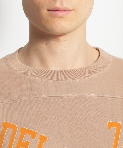 niko and...（ニコアンド）の「フェードフットボールＴシャツ（Tシャツ/カットソー・メンズ・チャコール/ベージュ・MEDIUM/LARGE）」の12枚目の写真