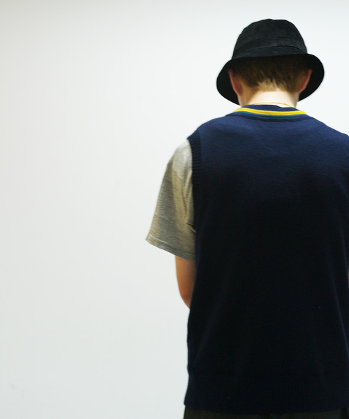 FRED PERRY（フレッドペリー）の「FRED PERRY TILDEN VEST（ベスト・メンズ・オフホワイト/ネイビー・M）」の3枚目の写真