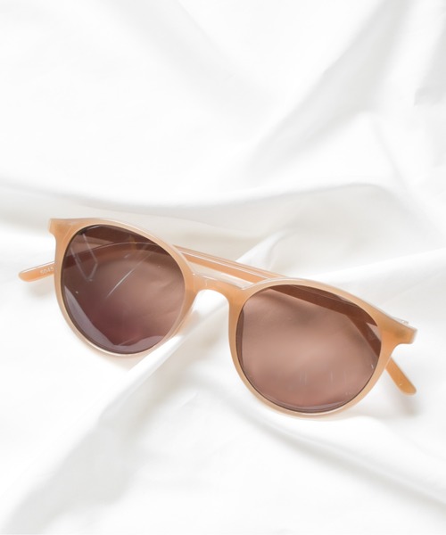 B.I.D.(ビーアイディー)の「《ボストンデザイン》サングラス(サングラス・レディース・ブラック/クリアブラック/その他/グレー/ベージュ/その他1/シャンパン/チャコール/ブラウン系1/スモーク・FREE)」の6枚目の写真