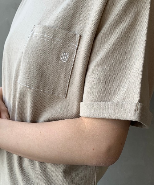 UNIVERSAL OVERALL（ユニバーサルオーバーオール）の「[UNIVERSAL OVERALL/ユニバーサルオーバーオール] 別注配色ステッチ半袖Tシャツ（Tシャツ/カットソー・レディース・ネイビー/ベージュ/ホワイト/ブラック・F）」の12枚目の写真