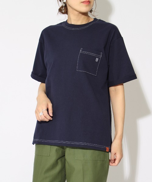 UNIVERSAL OVERALL（ユニバーサルオーバーオール）の「[UNIVERSAL OVERALL/ユニバーサルオーバーオール] 別注配色ステッチ半袖Tシャツ（Tシャツ/カットソー・レディース・ネイビー/ベージュ/ホワイト/ブラック・F）」の22枚目の写真
