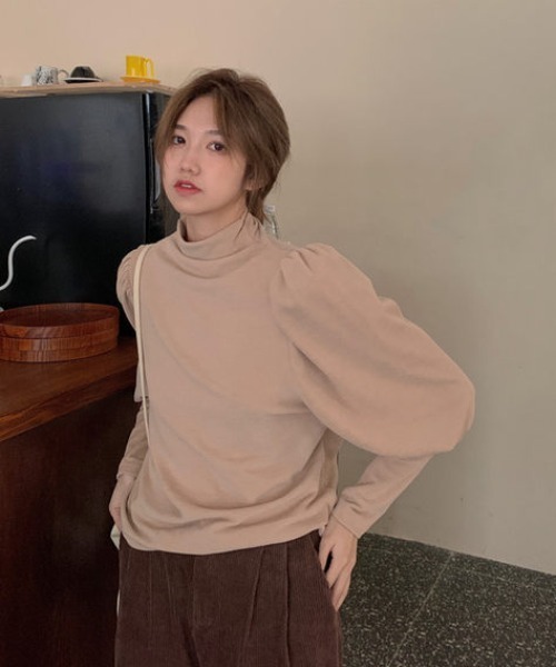Loueme(ルエム)の「ハイネックパフスリーブ起毛カットソー(Tシャツ/カットソー・レディース・ホワイト/ブラック/ベージュ・FREE)」の9枚目の写真