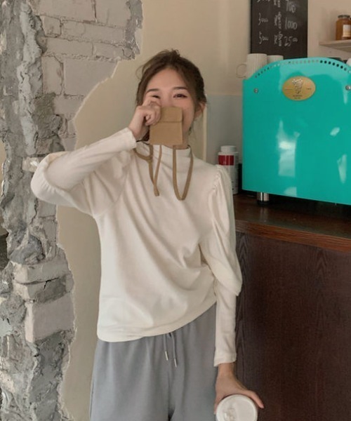 Loueme(ルエム)の「ハイネックパフスリーブ起毛カットソー(Tシャツ/カットソー・レディース・ホワイト/ブラック/ベージュ・FREE)」の13枚目の写真
