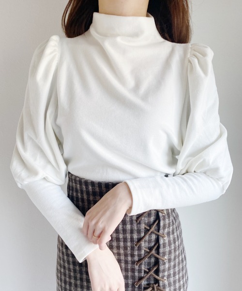Loueme(ルエム)の「ハイネックパフスリーブ起毛カットソー(Tシャツ/カットソー・レディース・ホワイト/ブラック/ベージュ・FREE)」の11枚目の写真