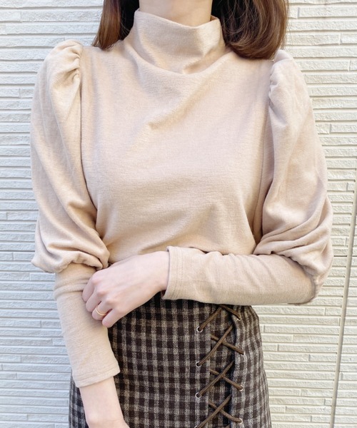 Loueme(ルエム)の「ハイネックパフスリーブ起毛カットソー(Tシャツ/カットソー・レディース・ホワイト/ブラック/ベージュ・FREE)」の5枚目の写真