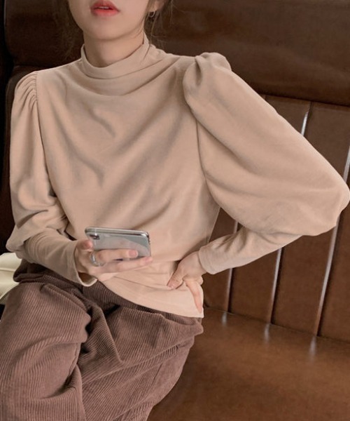 Loueme(ルエム)の「ハイネックパフスリーブ起毛カットソー(Tシャツ/カットソー・レディース・ホワイト/ブラック/ベージュ・FREE)」の10枚目の写真