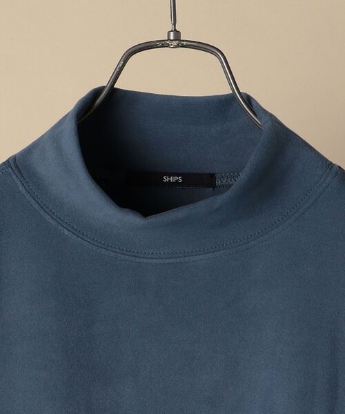SHIPS（シップス）の「SHIPS: 吸湿発熱 スムース ハイネック プルオーバー（Tシャツ/カットソー・メンズ・ダークグレー/ナチュラル/キャメル/ロイヤルブルー・SMALL/MEDIUM/LARGE）」の5枚目の写真