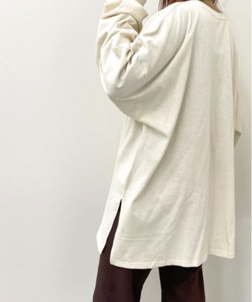 apres jour mignon(アプレジュールミニョン)の「BIGスリット入りロンT 【ZOZOTOWN限定アイテム】(Tシャツ/カットソー・レディース・アイボリー/ダークブルー/ブラック/オフホワイト・X-LARGE/フリー)」の2枚目の写真
