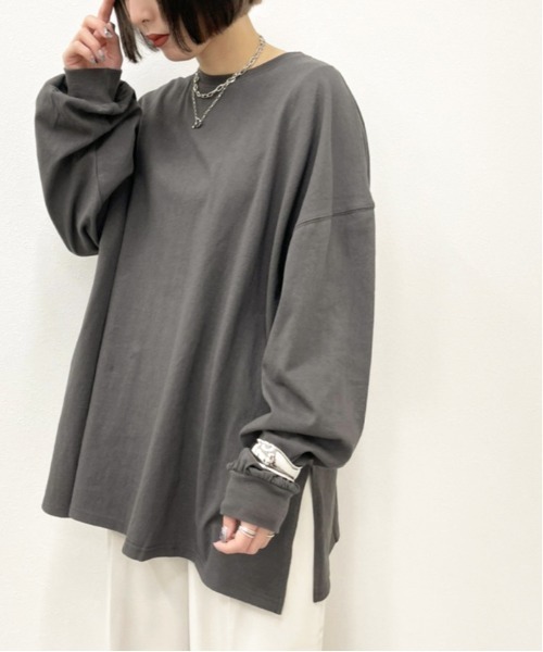 apres jour mignon(アプレジュールミニョン)の「BIGスリット入りロンT 【ZOZOTOWN限定アイテム】(Tシャツ/カットソー・レディース・アイボリー/ダークブルー/ブラック/オフホワイト・X-LARGE/フリー)」の3枚目の写真