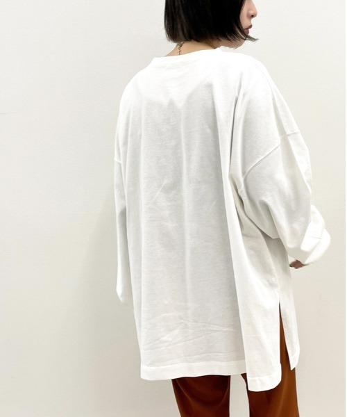 apres jour mignon(アプレジュールミニョン)の「BIGスリット入りロンT 【ZOZOTOWN限定アイテム】(Tシャツ/カットソー・レディース・アイボリー/ダークブルー/ブラック/オフホワイト・X-LARGE/フリー)」の6枚目の写真