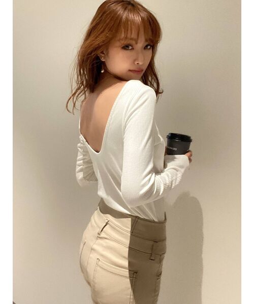 RESEXXY（リゼクシー）の「【IS】バックオープントップス（Tシャツ/カットソー・レディース・ホワイト/ブラック/オレンジ・FREE）」の4枚目の写真