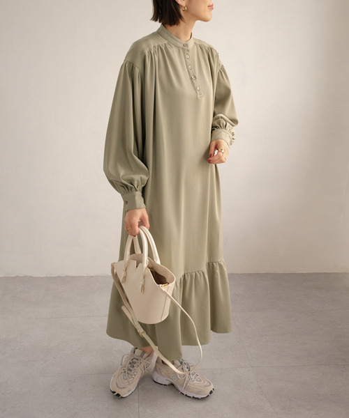 ＡＮＤＪ（アンドジェイ）の「バンドカラー裾切替ツイルワンピース（ワンピース・レディース・アイボリー/ライトカーキ/ベージュ/パープル・M）」の16枚目の写真