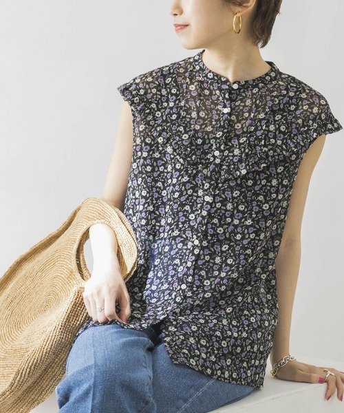 URBAN RESEARCH（アーバンリサーチ）の「ノースリーブ楊柳フリルブラウス（シャツ/ブラウス・レディース・ブラック/ホワイト系その他/ブラック系その他/ライトベージュ・FREE）」の4枚目の写真