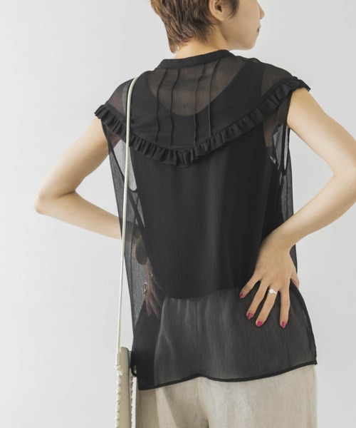 URBAN RESEARCH（アーバンリサーチ）の「ノースリーブ楊柳フリルブラウス（シャツ/ブラウス・レディース・ブラック/ホワイト系その他/ブラック系その他/ライトベージュ・FREE）」の3枚目の写真