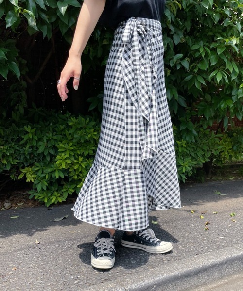 at12:03（アットイチニーゼロサン）の「ギンガムチェックラップスカート（スカート・レディース・ブラック/ブラウン/ブルー・FREE）」の10枚目の写真