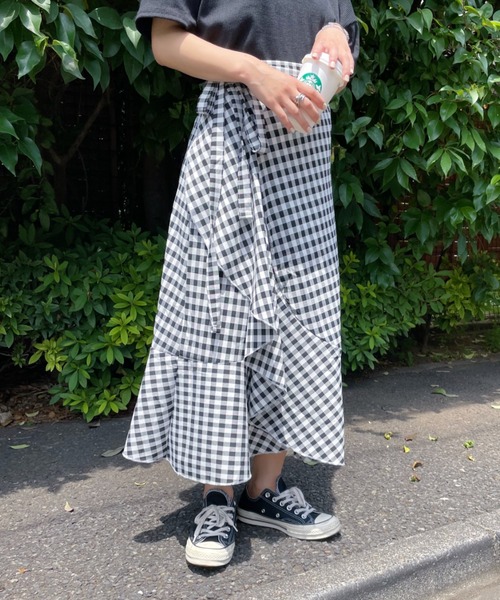 at12:03（アットイチニーゼロサン）の「ギンガムチェックラップスカート（スカート・レディース・ブラック/ブラウン/ブルー・FREE）」の7枚目の写真