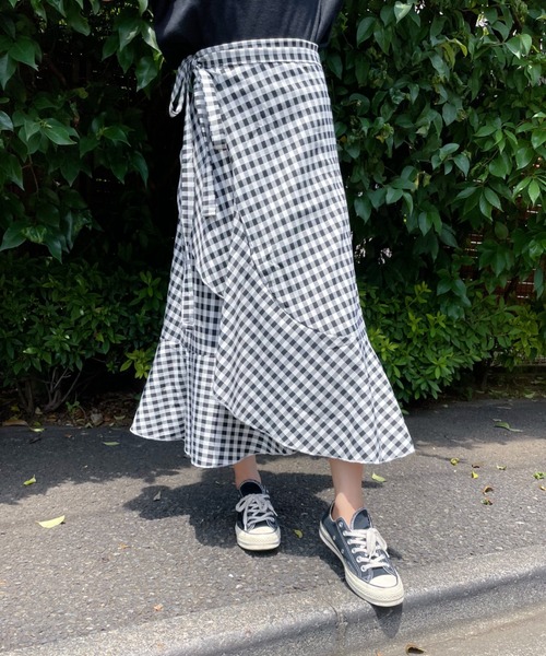 at12:03（アットイチニーゼロサン）の「ギンガムチェックラップスカート（スカート・レディース・ブラック/ブラウン/ブルー・FREE）」の8枚目の写真
