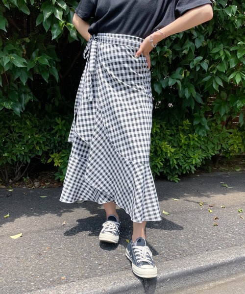 at12:03（アットイチニーゼロサン）の「ギンガムチェックラップスカート（スカート・レディース・ブラック/ブラウン/ブルー・FREE）」の9枚目の写真