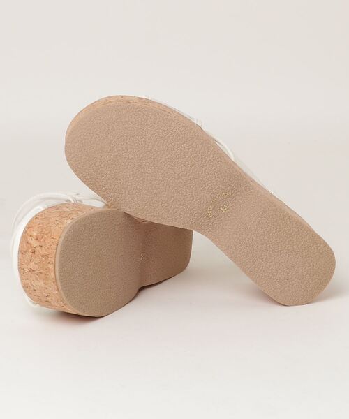 WEGO(ウィゴー)の「WEGO/厚底クロスデザインサンダル(サンダル・レディース・ベージュ/その他1/ゴールド・MEDIUM/LARGE)」の5枚目の写真